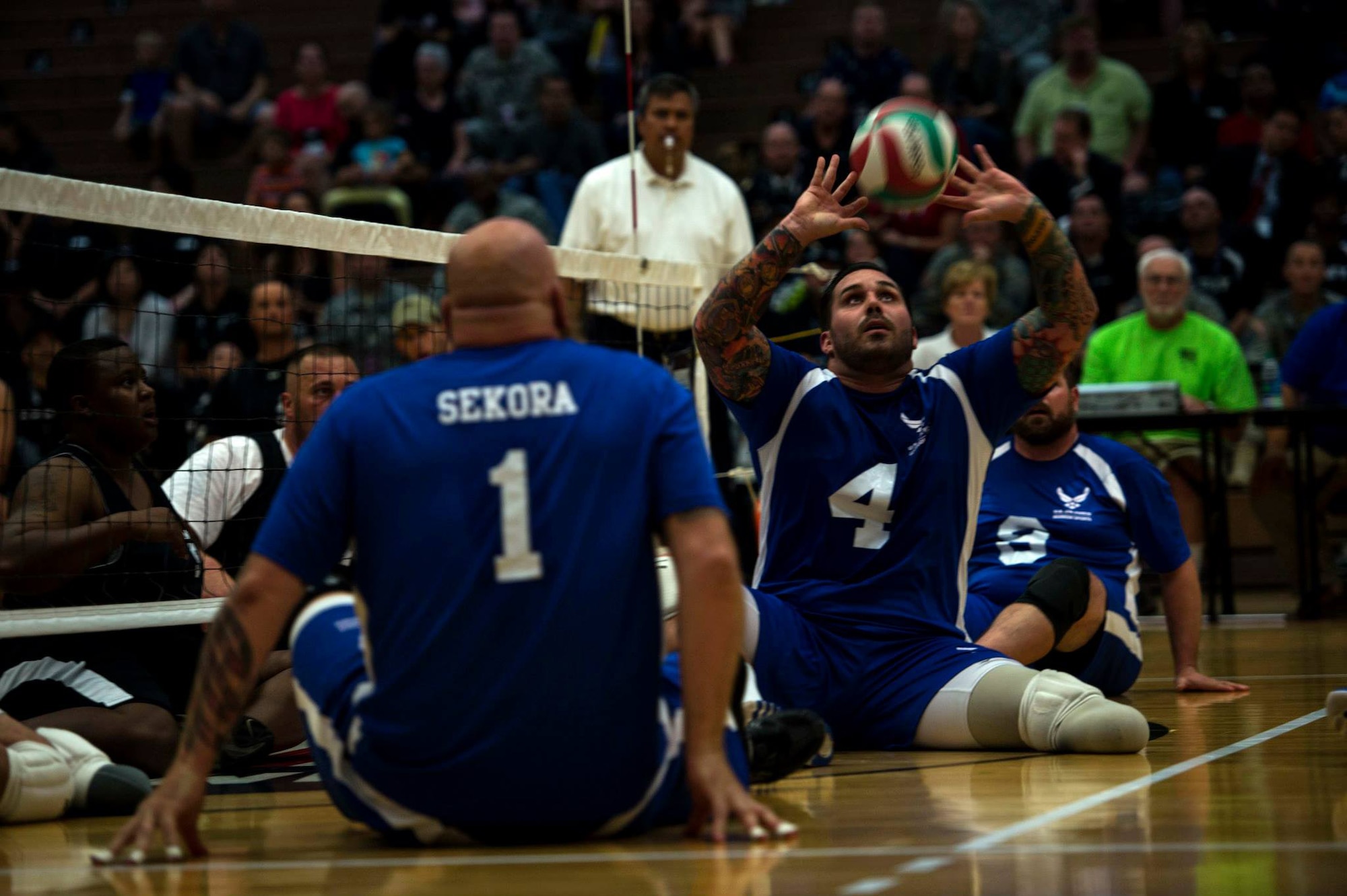 Descubre la vestimenta de los jugadores de voley 🏐