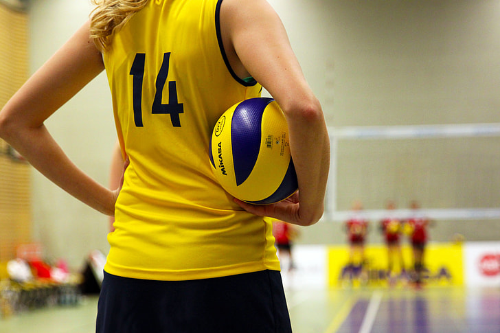Descubre las técnicas y posiciones en voley: ¿Qué hacen en voley?